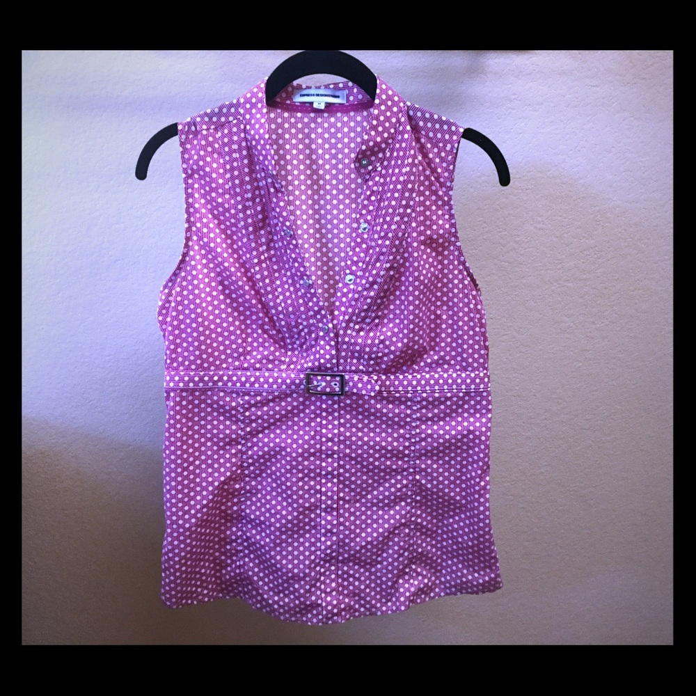 Sleeveless blouse